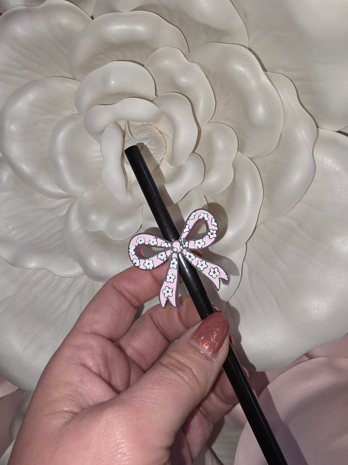 Daisy Bow Straw Topper